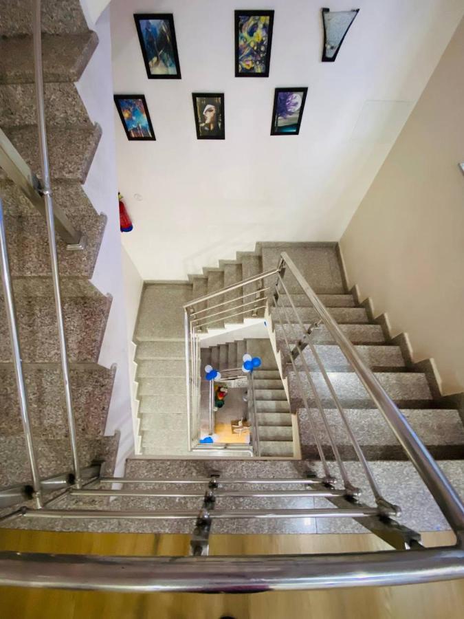 The Century Plaza Hotel Βαρανάσι Εξωτερικό φωτογραφία